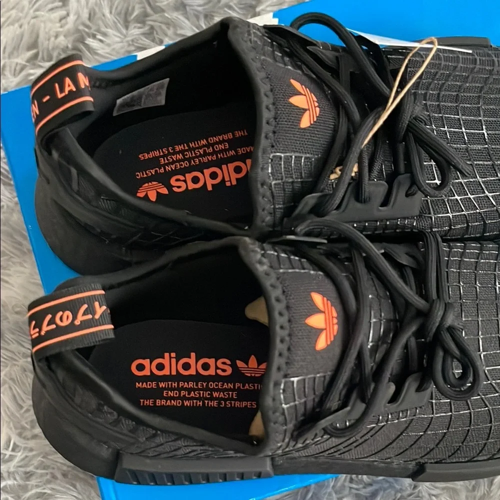 Adidas Triple Black NMD Sz 9 1/2 - Picture 8 of 11